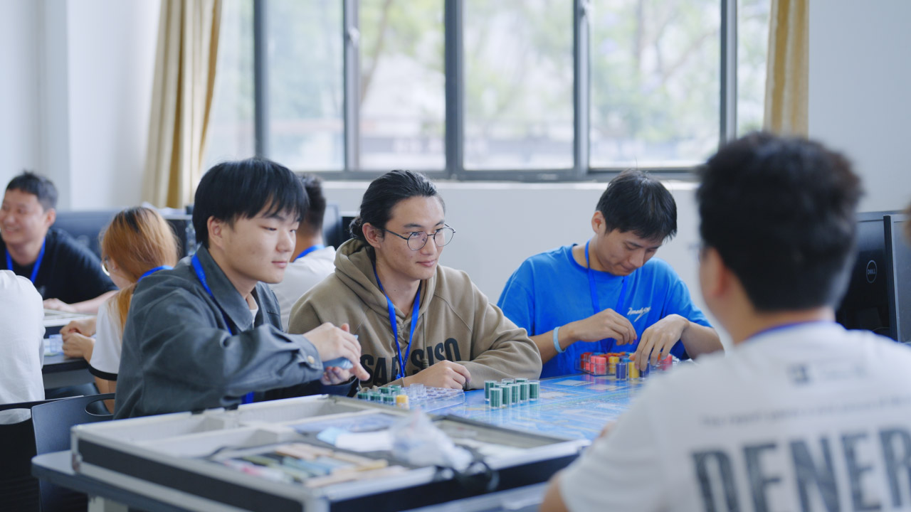 精准育人结硕果！云南工商学院12名学子携手入职特大型国企中国核工业二三建设有限公司